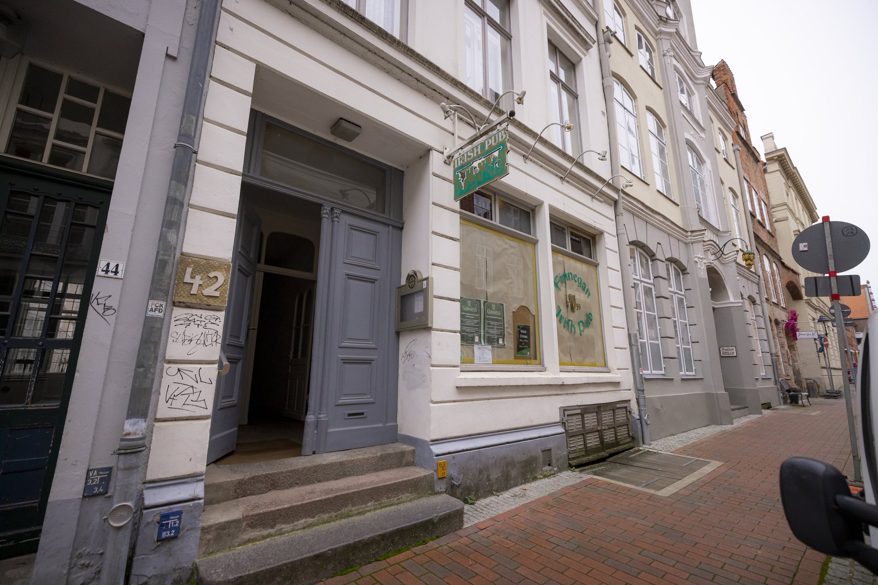 Außenansicht des Finnegan Irish Pub in Lübeck